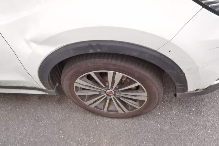 Used Roewe RX5 2019 20T Two-Wheel Drive Manual 4G Connect Platinum Edition Right Front Wheel Hub
