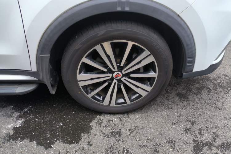 Used Roewe RX5 2019 20T Two-Wheel Drive Automatic 4G Connected Platinum Edition Right Front Wheel Hub