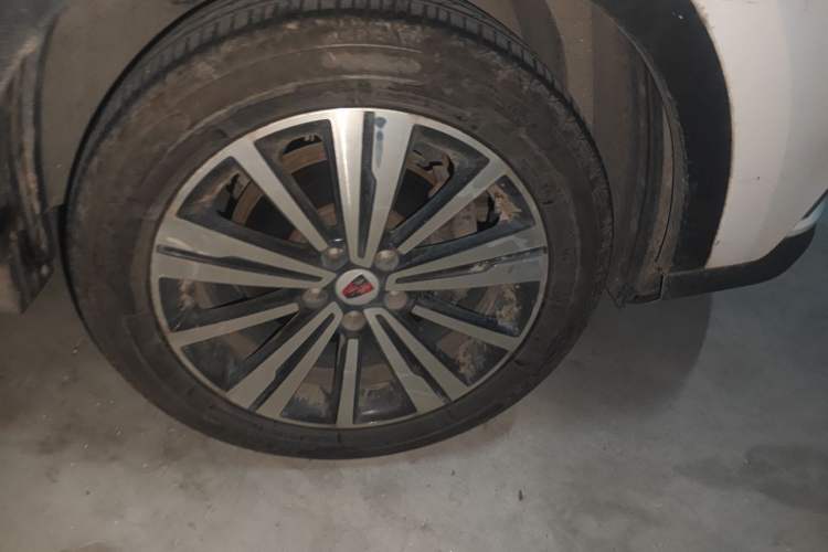 Used Roewe RX5 2019 20T Two-Wheel Drive Manual 4G Connect Platinum Edition Right Front Wheel Hub