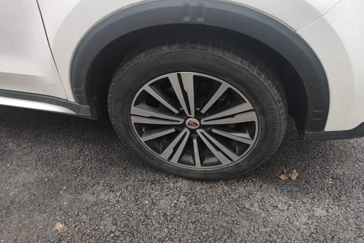 Used Roewe RX5 2019 20T Two-Wheel Drive Automatic 4G Connected Platinum Edition Right Front Wheel Hub