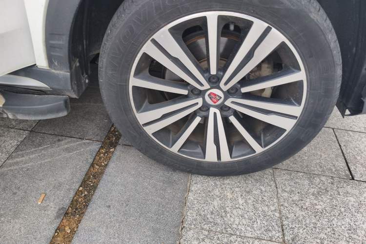 Used Roewe RX5 2019 20T Two-Wheel Drive Automatic Ali Smart Connectivity Platinum Edition Right Front Wheel Hub