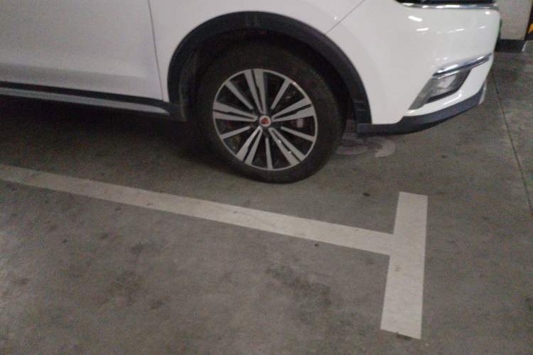 Used Roewe RX5 2019 20T Two-Wheel Drive Automatic 4G Connected Platinum Edition Right Front Wheel Hub
