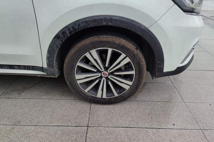 Used Roewe RX5 2019 20T Two-Wheel Drive Automatic 4G Connected Platinum Edition Right Front Wheel Hub