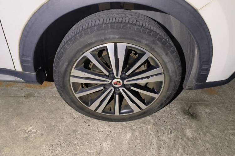 Used Roewe RX5 2019 20T Two-Wheel Drive Automatic 4G Connected Platinum Edition Right Front Wheel Hub