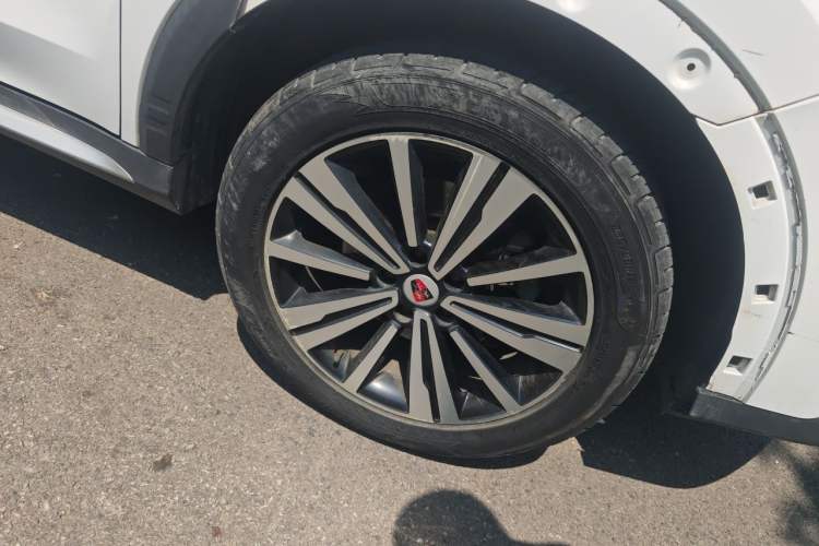 Used Roewe RX5 2019 20T Two-Wheel Drive Automatic 4G Connected Platinum Edition Right Front Wheel Hub