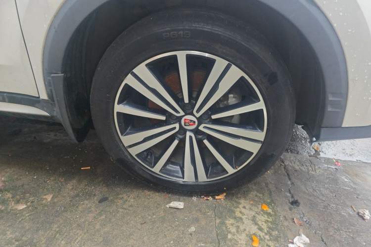 Used Roewe RX5 2019 20T Two-Wheel Drive Automatic 4G Connected Platinum Edition Right Front Wheel Hub