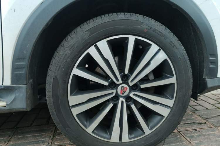 Used Roewe RX5 2019 20T Two-Wheel Drive Automatic 4G Connected Platinum Edition Right Front Wheel Hub