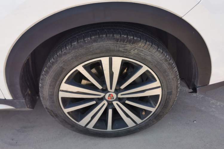 Used Roewe RX5 2019 20T Two-Wheel Drive Manual Ali Smart Network Platinum Edition Right Front Wheel Hub
