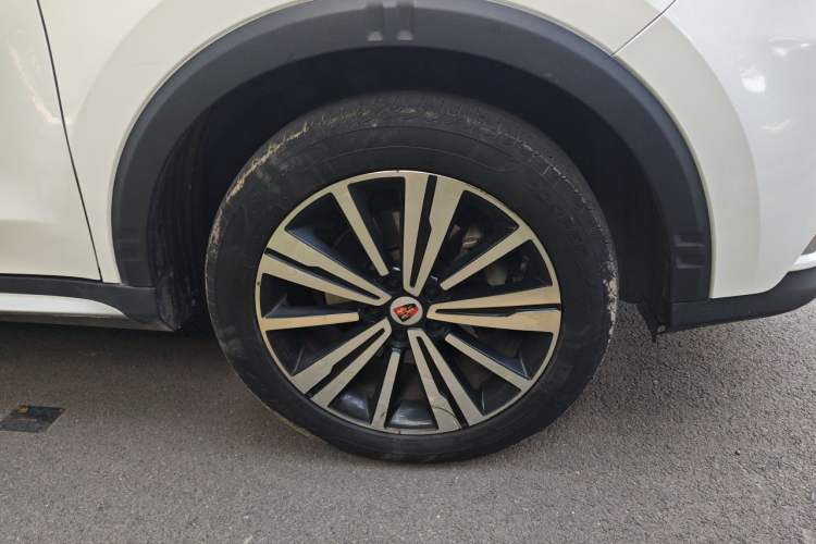 Used Roewe RX5 2019 20T Two-Wheel Drive Automatic 4G Connected Platinum Edition Right Front Wheel Hub