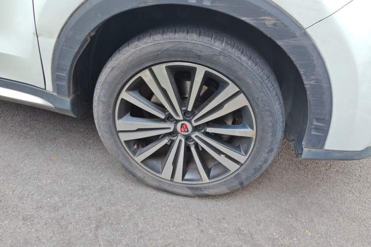 Used Roewe RX5 2019 20T Two-Wheel Drive Automatic 4G Connected Platinum Edition Right Front Wheel Hub