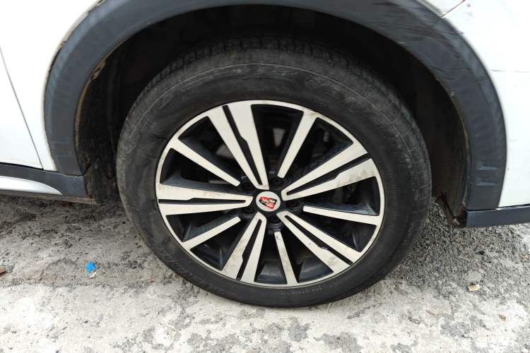 Used Roewe RX5 2019 20T Two-Wheel Drive Automatic 4G Connected Platinum Edition Right Front Wheel Hub