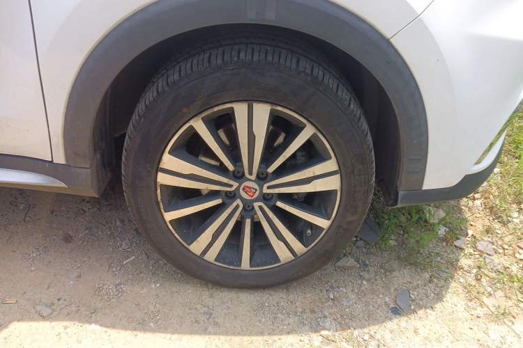 Used Roewe RX5 2019 20T Two-Wheel Drive Automatic 4G Connected Platinum Edition Right Front Wheel Hub
