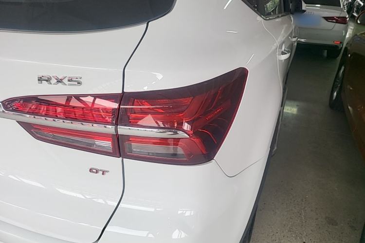 Used Roewe RX5 2019 20T Two-Wheel Drive Automatic Ali Smart Connectivity Platinum Edition Right Rear Taillight