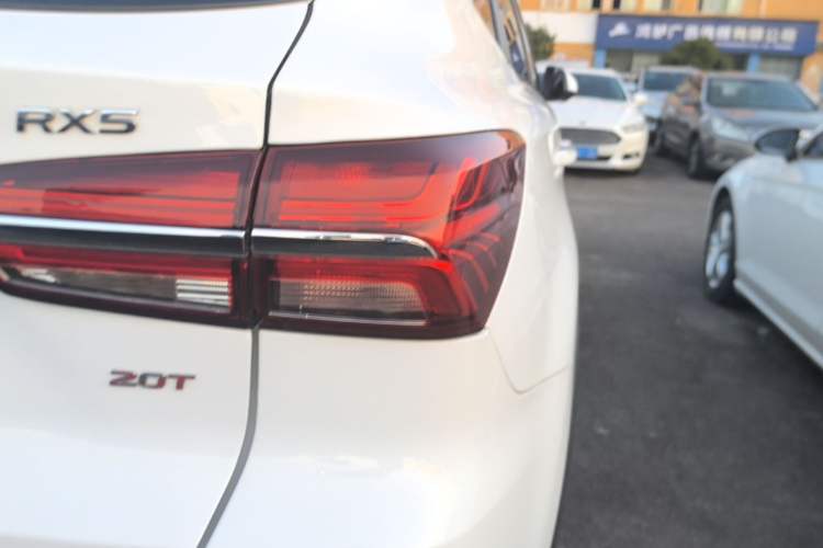 Used Roewe RX5 2019 20T Two-Wheel Drive Automatic 4G Connected Platinum Edition Right Rear Taillight