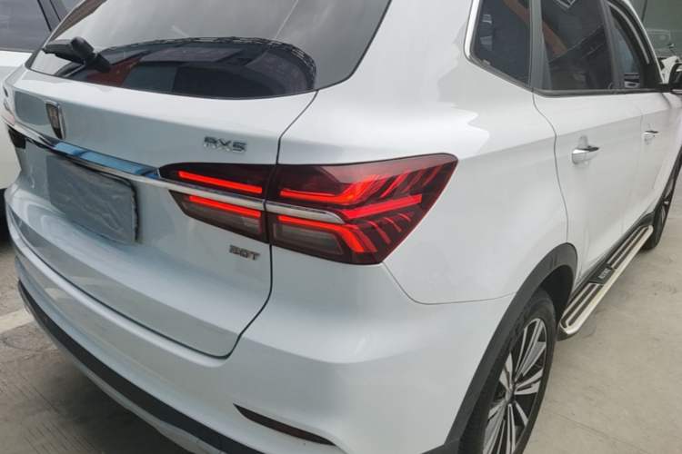 Used Roewe RX5 2019 20T Two-Wheel Drive Automatic Ali Smart Connectivity Platinum Edition Right Rear Taillight