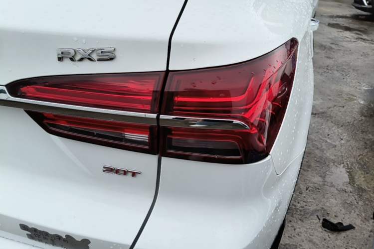 Used Roewe RX5 2019 20T Two-Wheel Drive Automatic 4G Connected Platinum Edition Right Rear Taillight