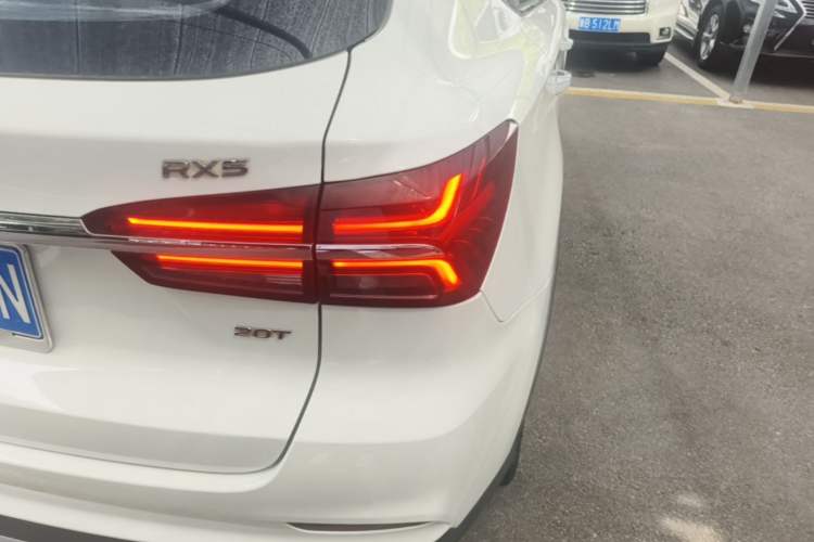 Used Roewe RX5 2019 20T Two-Wheel Drive Manual Ali Smart Network Platinum Edition Right Rear Taillight
