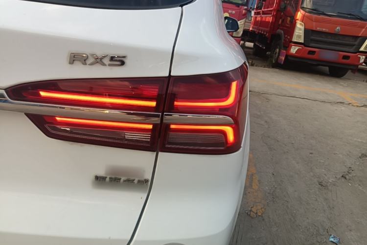 Used Roewe RX5 2019 20T Two-Wheel Drive Automatic Ali Smart Connectivity Platinum Edition Right Rear Taillight