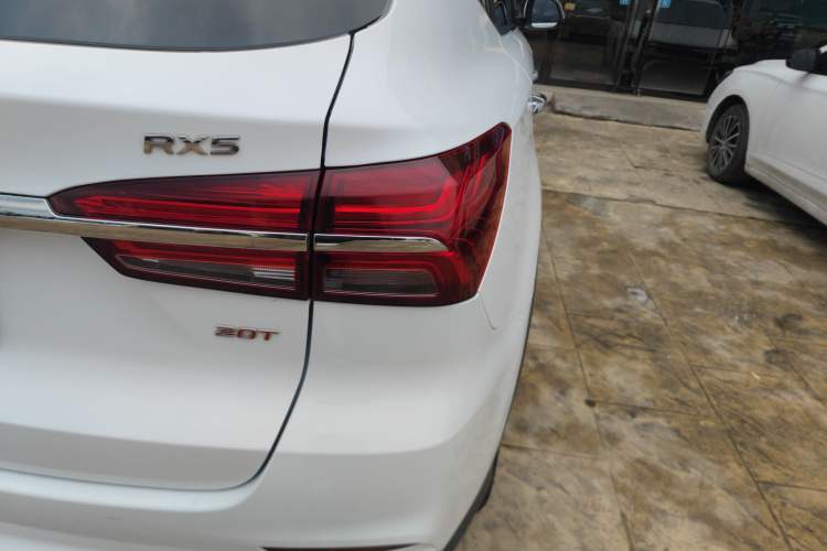 Used Roewe RX5 2019 20T Two-Wheel Drive Automatic 4G Connected Platinum Edition Right Rear Taillight