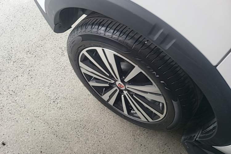 Used Roewe RX5 2019 20T Two-Wheel Drive Automatic Ali Smart Connectivity Platinum Edition Right Rear Wheel Hub