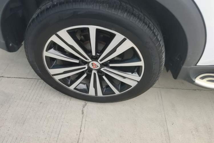 Used Roewe RX5 2019 20T Two-Wheel Drive Automatic Ali Smart Connectivity Platinum Edition Right Rear Wheel Hub