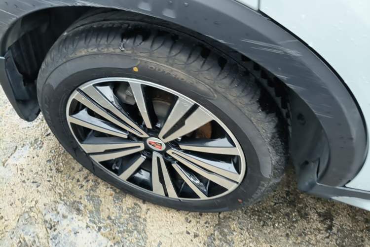 Used Roewe RX5 2019 20T Two-Wheel Drive Automatic 4G Connected Platinum Edition Right Rear Wheel Hub