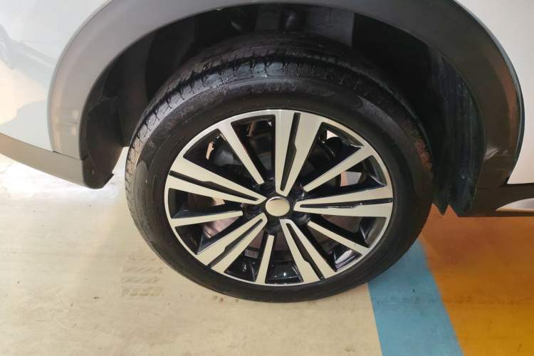 Used Roewe RX5 2019 20T Two-Wheel Drive Automatic 4G Connected Platinum Edition Right Rear Wheel Hub