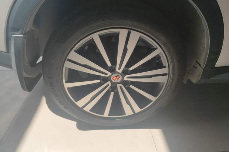 Used Roewe RX5 2019 20T Two-Wheel Drive Manual 4G Connect Platinum Edition Right Rear Wheel Hub