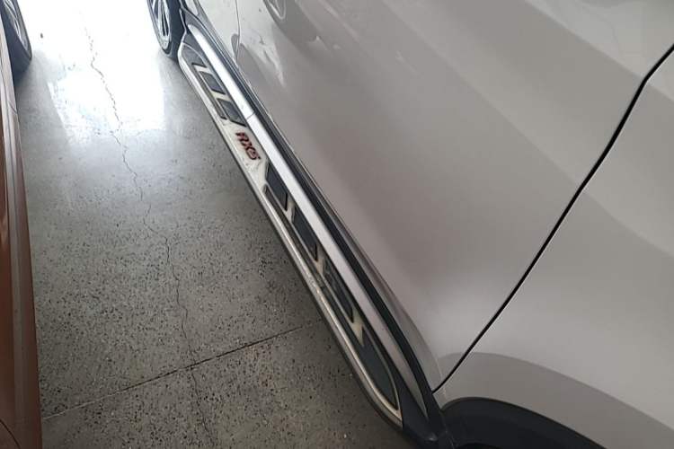 Used Roewe RX5 2019 20T Two-Wheel Drive Automatic Ali Smart Connectivity Platinum Edition Right Side Sill
