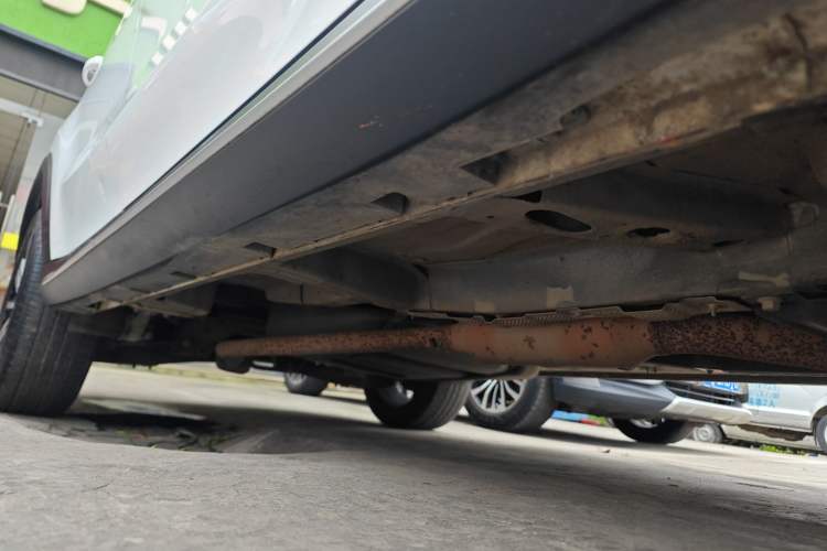 Used Roewe RX5 2019 20T Two-Wheel Drive Automatic 4G Connected Platinum Edition Right Side Sill