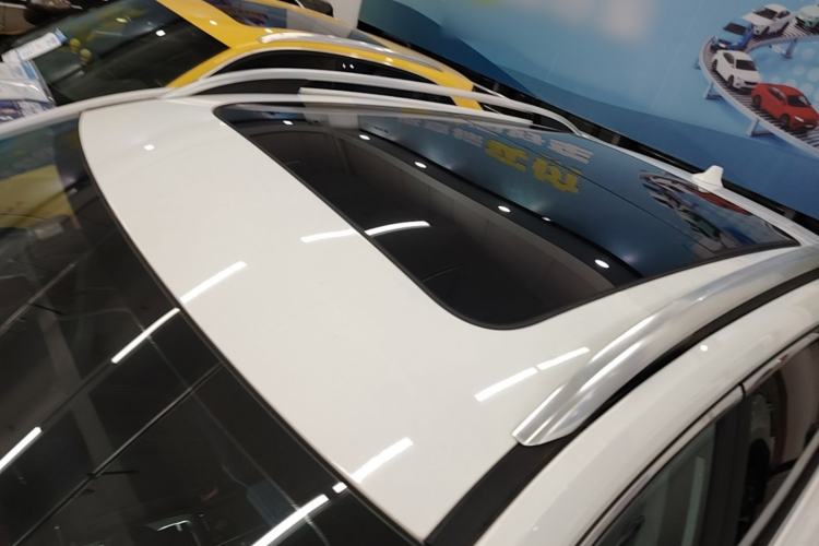 Used Roewe RX5 2019 20T Two-Wheel Drive Automatic 4G Connected Platinum Edition Roof