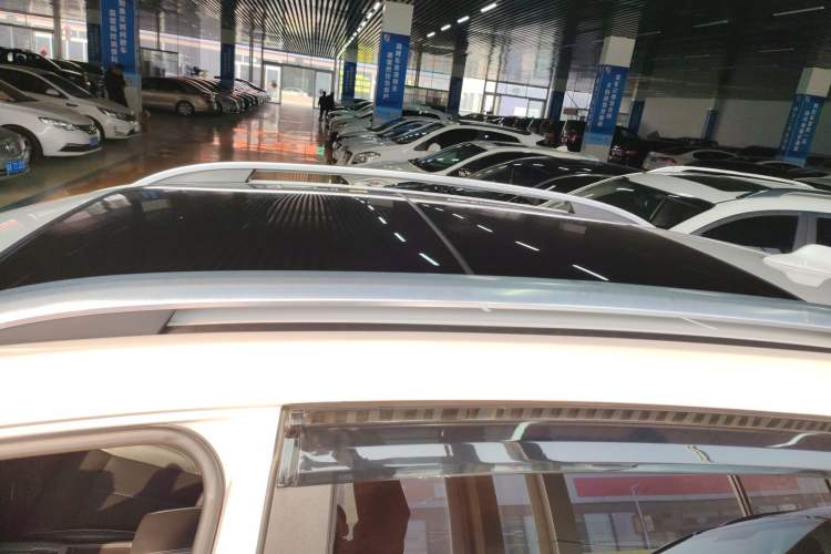 Used Roewe RX5 2019 20T Two-Wheel Drive Automatic 4G Connected Platinum Edition Roof