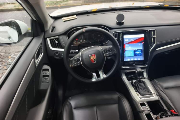 Used Roewe RX5 2019 20T Two-Wheel Drive Automatic 4G Connected Platinum Edition Steering Wheel
