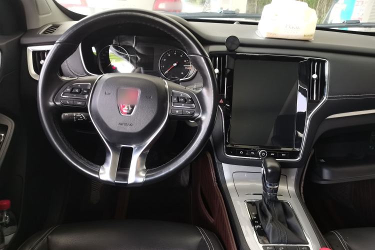 Used Roewe RX5 2019 20T Two-Wheel Drive Automatic 4G Connected Platinum Edition Steering Wheel