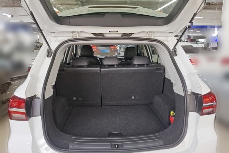 Used Roewe RX5 2019 20T Two-Wheel Drive Automatic 4G Connected Platinum Edition Trunk