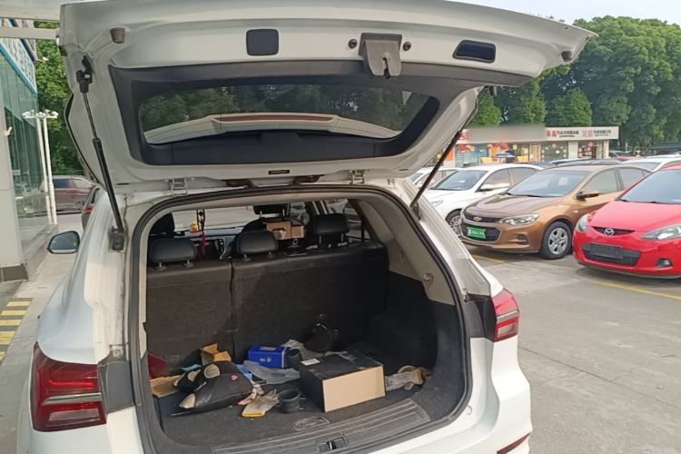 Used Roewe RX5 2019 20T Two-Wheel Drive Automatic 4G Connected Platinum Edition Trunk