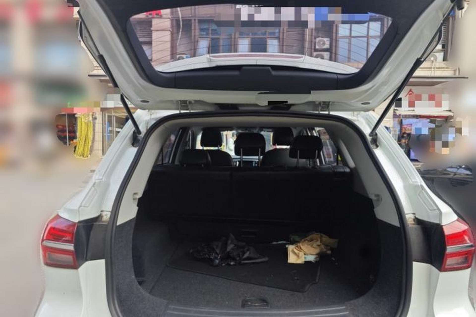 Used Roewe RX5 2019 20T Two-Wheel Drive Automatic 4G Connected Platinum Edition Trunk