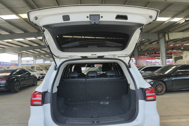 Used Roewe RX5 2019 20T Two-Wheel Drive Automatic 4G Connected Platinum Edition Trunk