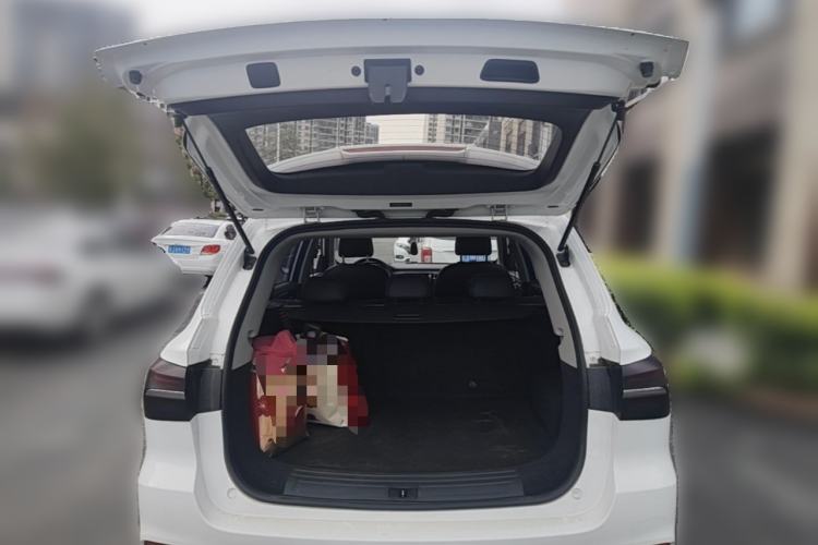Used Roewe RX5 2019 20T Two-Wheel Drive Automatic 4G Connected Platinum Edition Trunk