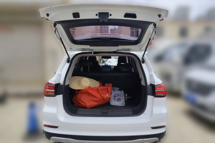 Used Roewe RX5 2019 20T Two-Wheel Drive Automatic 4G Connected Platinum Edition Trunk