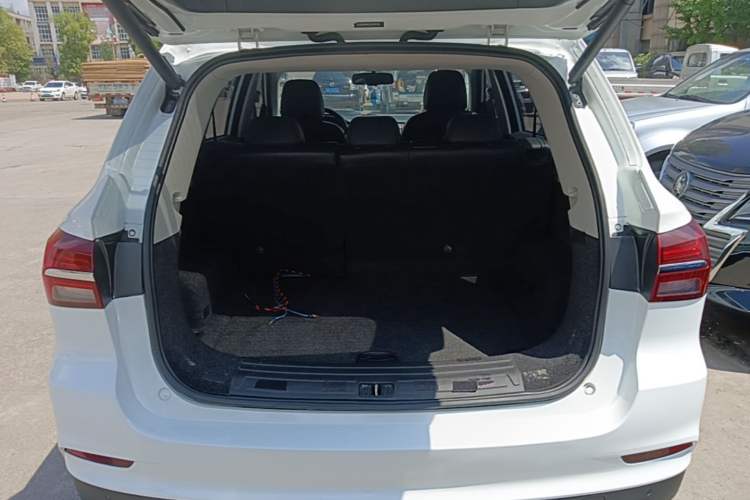 Used Roewe RX5 2019 30T Two-Wheel Drive Automatic Ali SmartConnect Platinum Edition Trunk