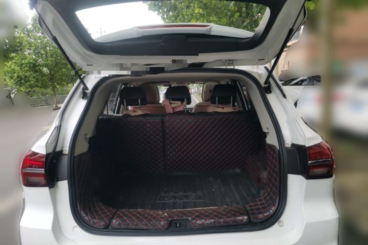 Used Roewe RX5 2019 20T Two-Wheel Drive Automatic 4G Connected Platinum Edition Trunk