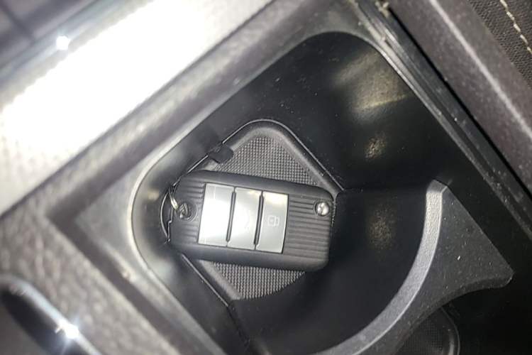 Used Roewe RX5 2019 20T Two-Wheel Drive Automatic Ali Smart Connectivity Platinum Edition Vehicle Key