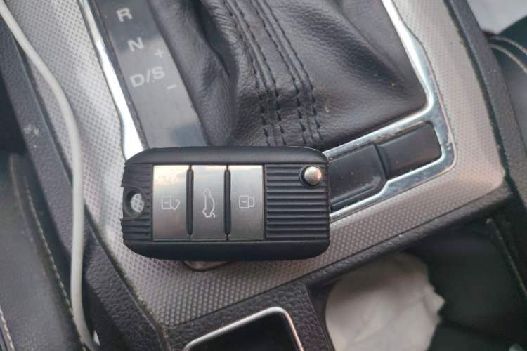 Used Roewe RX5 2019 20T Two-Wheel Drive Automatic 4G Connected Platinum Edition Vehicle Key