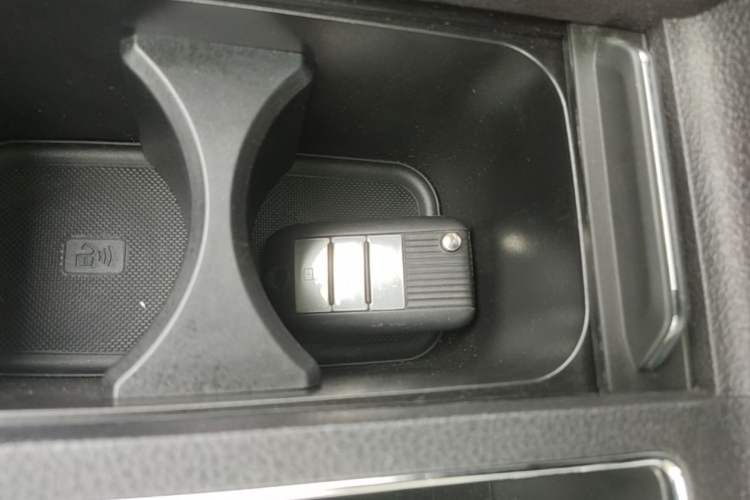 Used Roewe RX5 2019 20T Two-Wheel Drive Automatic Ali Smart Connectivity Platinum Edition Vehicle Key