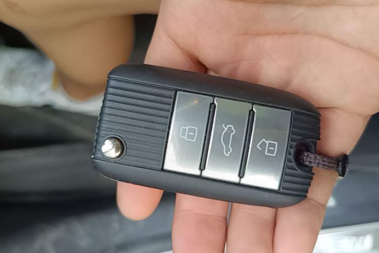 Used Roewe RX5 2019 20T Two-Wheel Drive Automatic 4G Connected Platinum Edition Vehicle Key