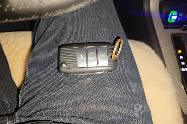 Used Roewe RX5 2019 20T Two-Wheel Drive Automatic 4G Connected Platinum Edition Vehicle Key