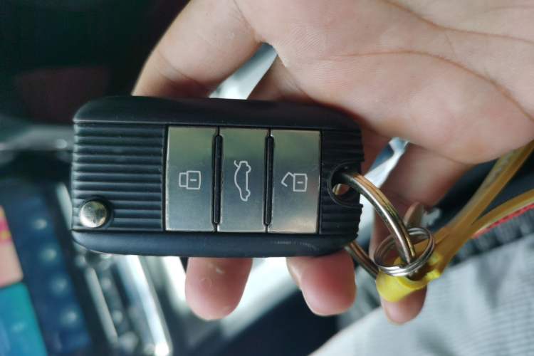 Used Roewe RX5 2019 20T Two-Wheel Drive Automatic Ali Smart Connectivity Platinum Edition Vehicle Key