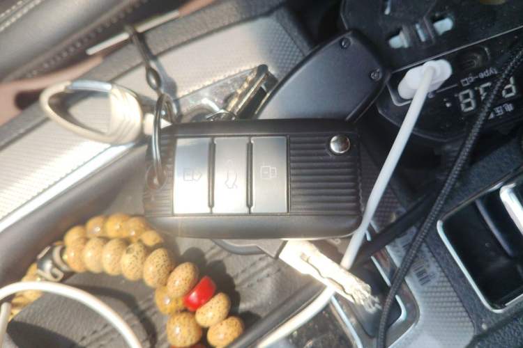 Used Roewe RX5 2019 20T Two-Wheel Drive Automatic 4G Connected Platinum Edition Vehicle Key