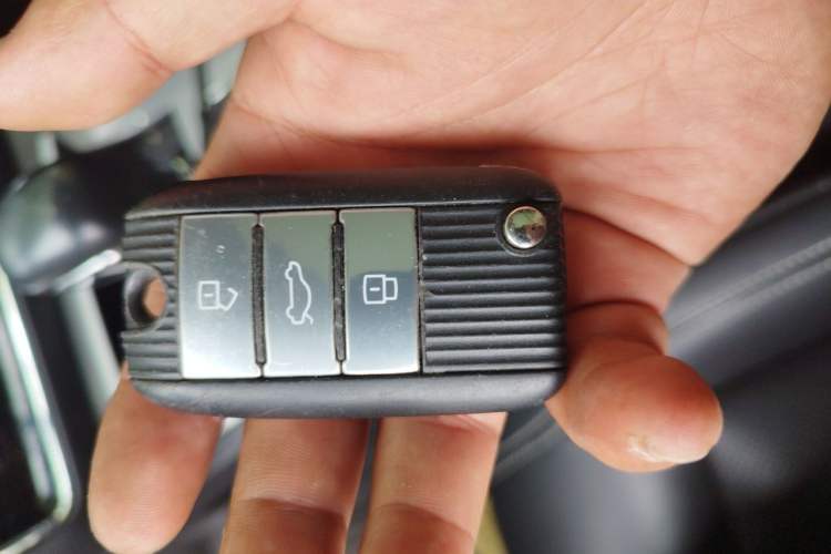 Used Roewe RX5 2019 20T Two-Wheel Drive Automatic 4G Connected Platinum Edition Vehicle Key